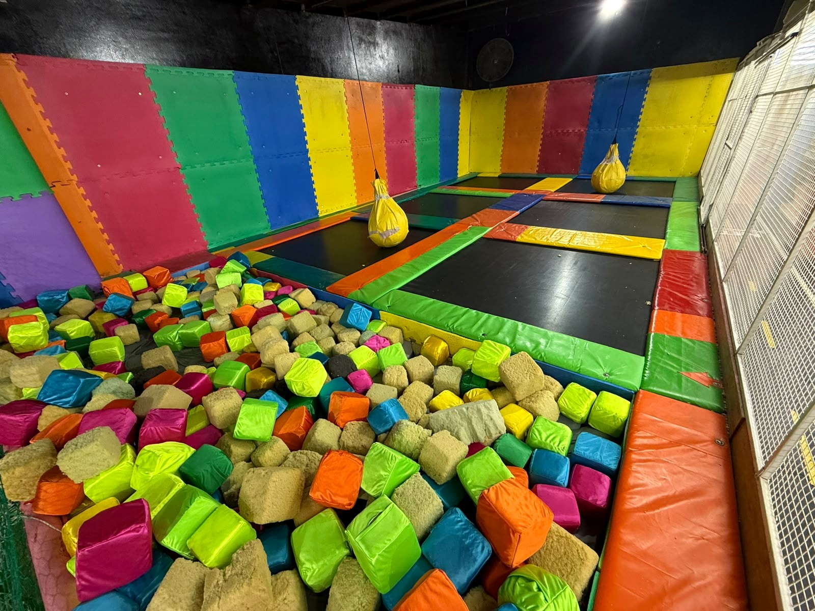 Salón Mundo Inflable Cañuelas